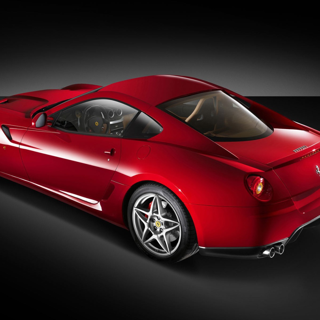Красный спортивный Феррари