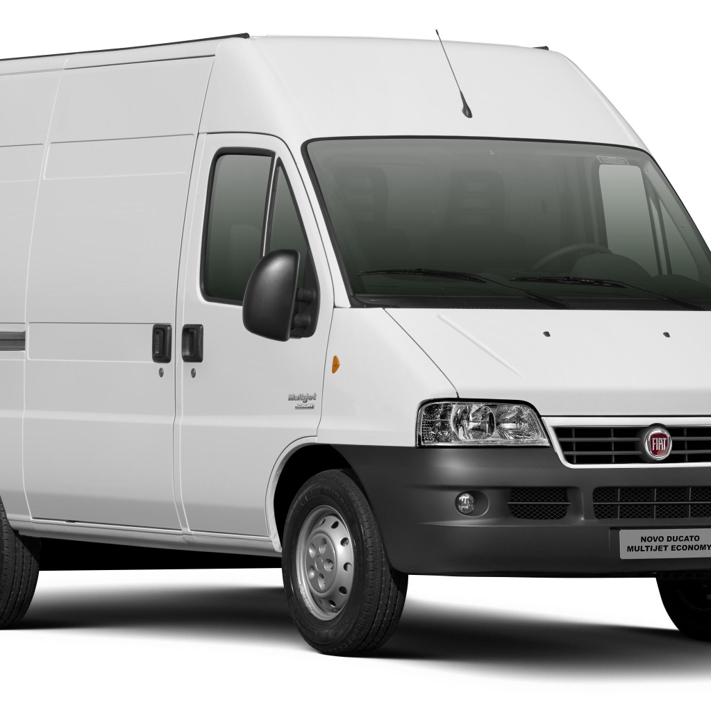 Красивый автомобиль Fiat Ducato