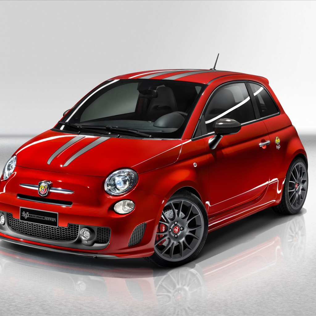 Новый автомобиль Fiat 500