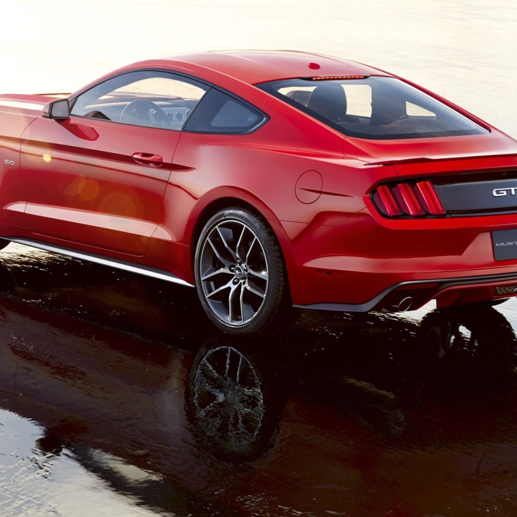 Новый автомобиль Ford Mustang 2014 года