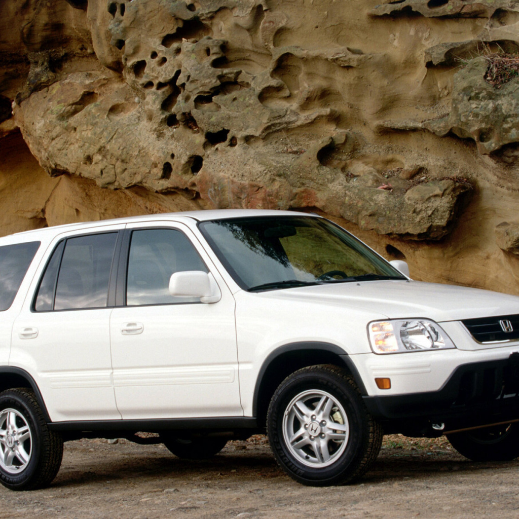 Красивый автомобиль Honda CR V в Москве