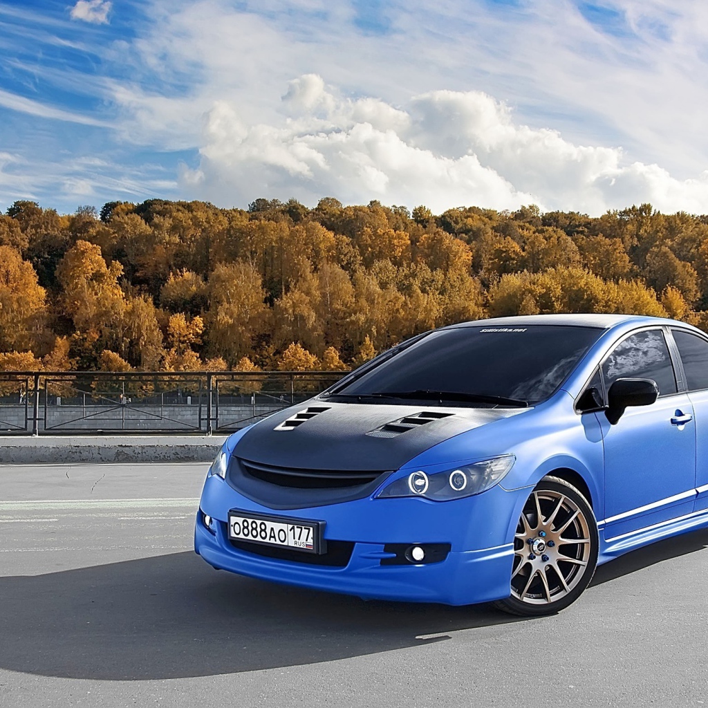 Красивый автомобиль Honda Civic 4D