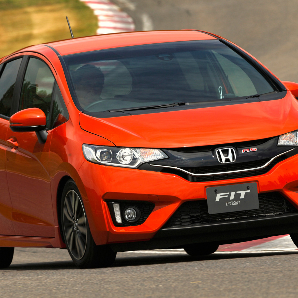 Новая машина Honda Fit 2014