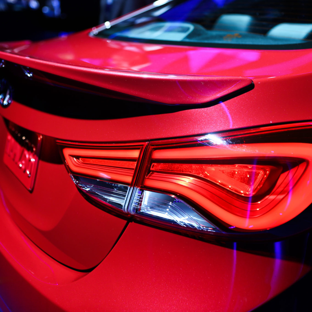 Красивый автомобиль Hyundai Elantra 2014 в Москве