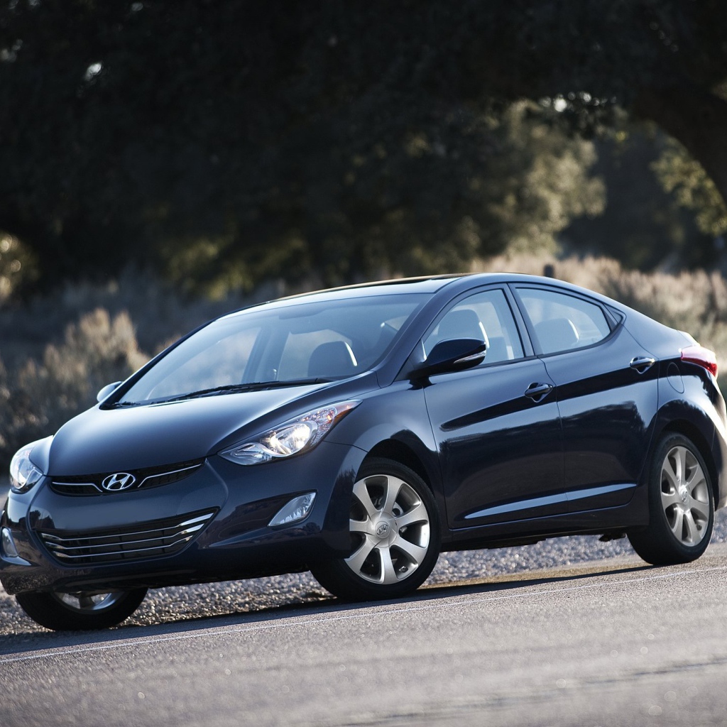 Автомобиль марки Hyundai модели Elantra