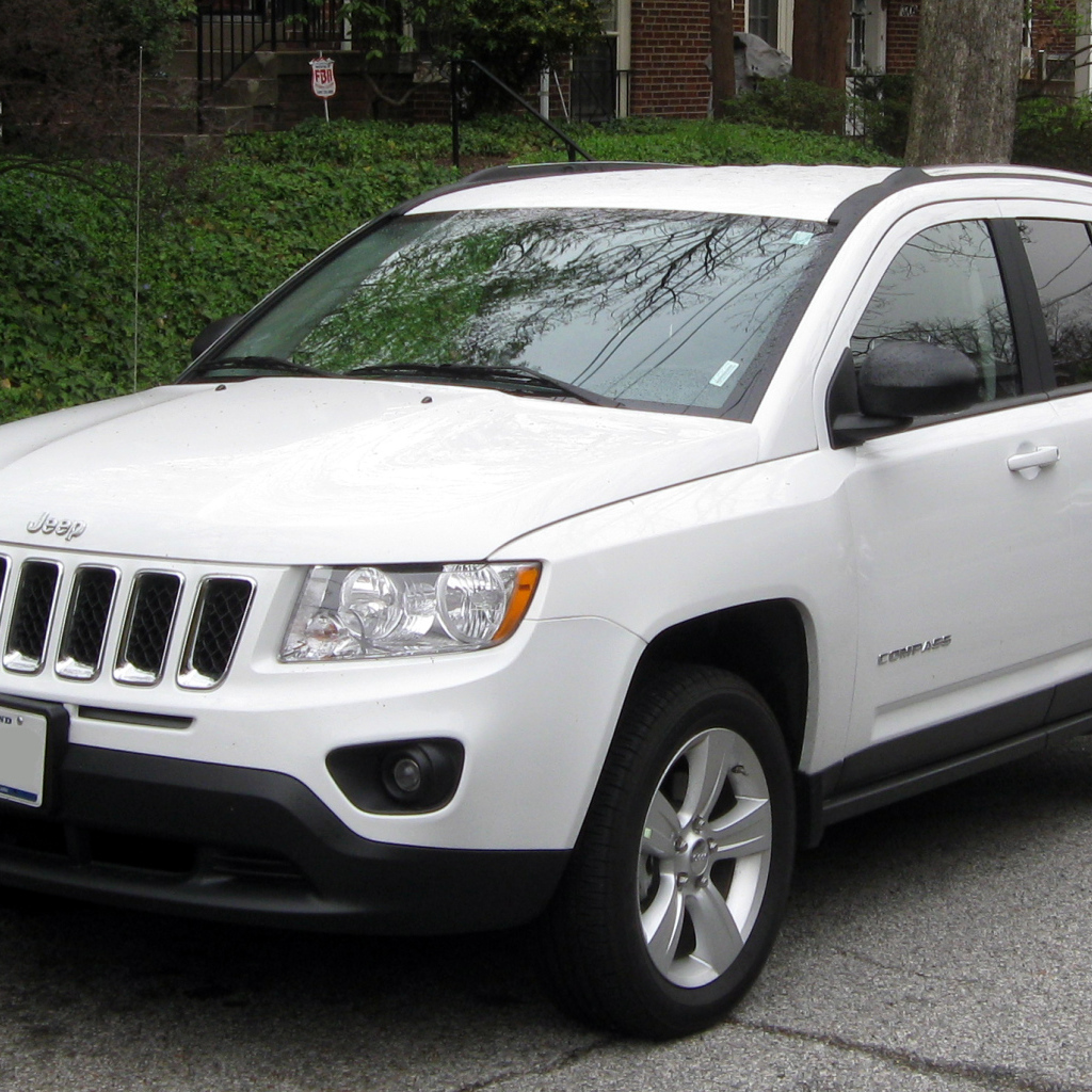 Белый Jeep Compass