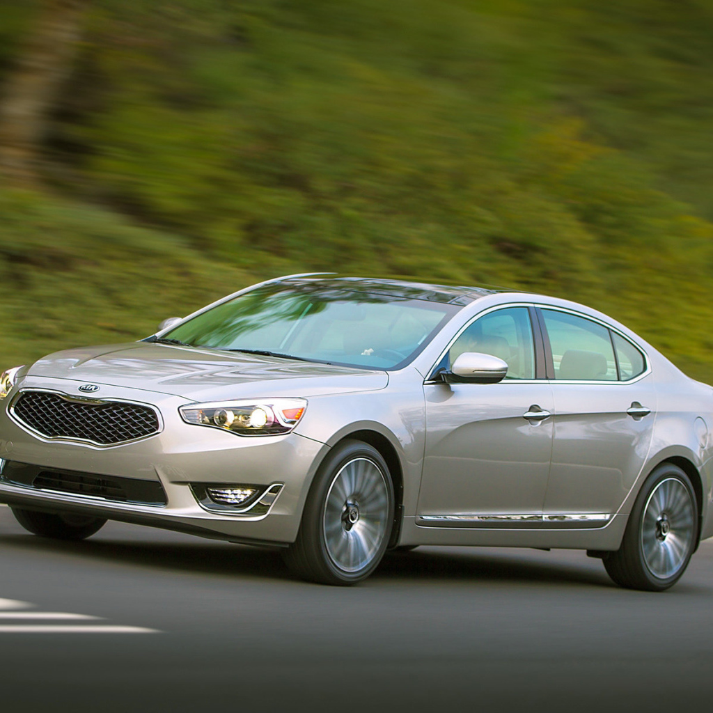 Новая машина Kia Cadenza 2014 года