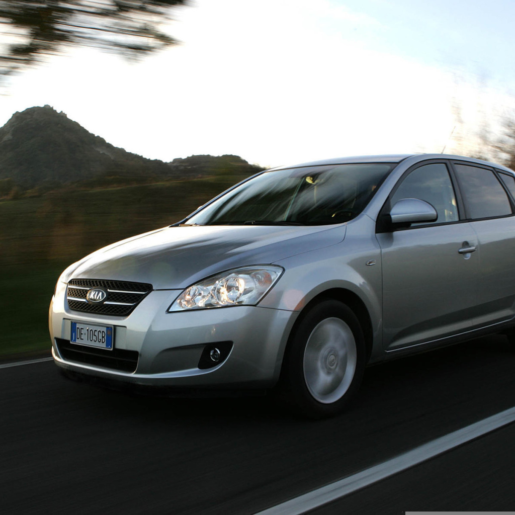 Автомобиль марки Kia модели Ceed