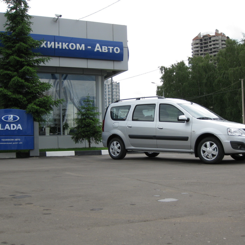 Lada Largus в городе