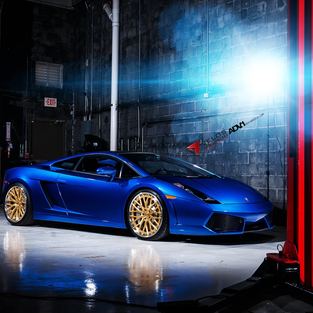 Синий Lamborghini Gallardo