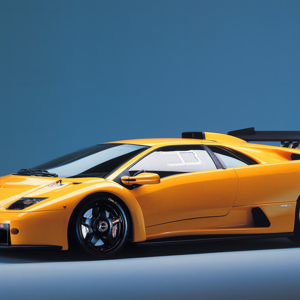 Красивый автомобиль Lamborghini Diablo в Москве