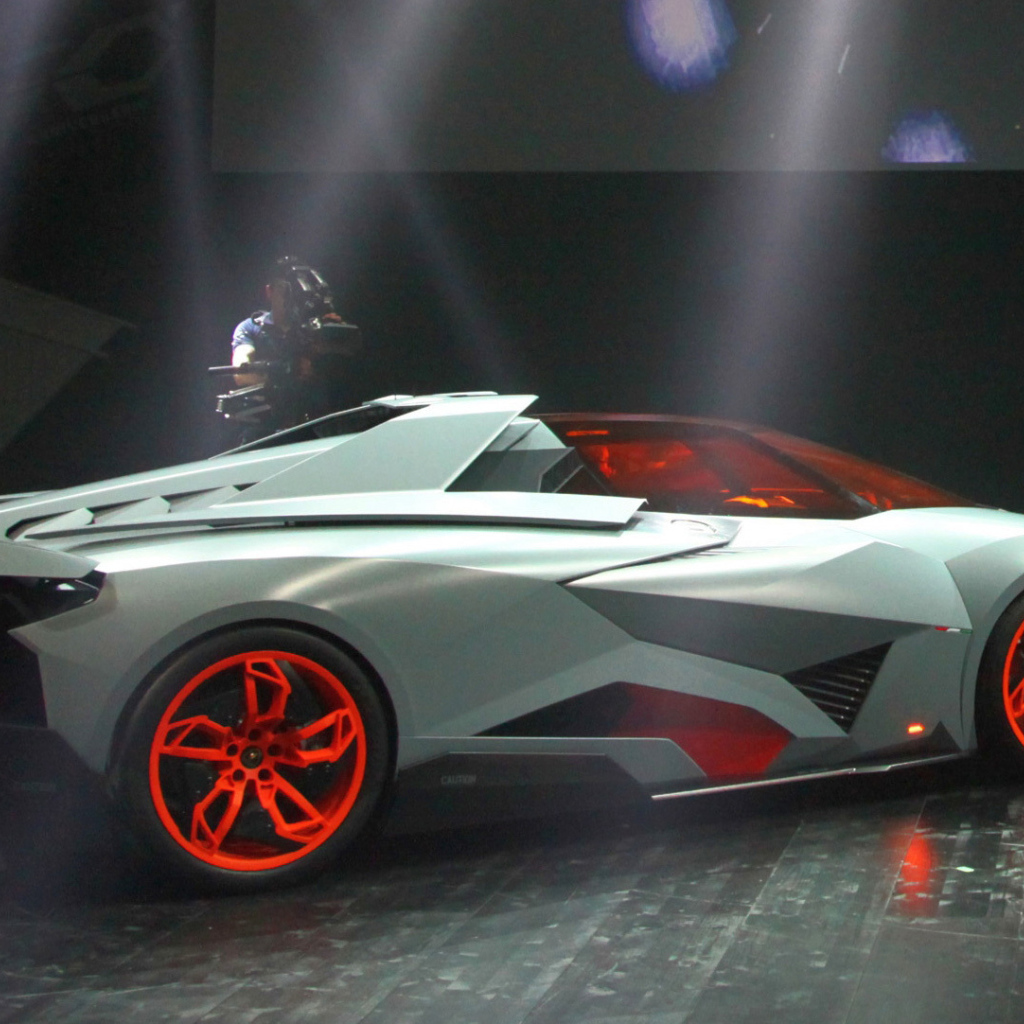 Красивый автомобиль Lamborghini Egoista