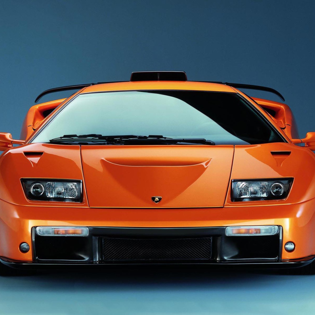 Автомобиль марки Lamborghini модели Diablo