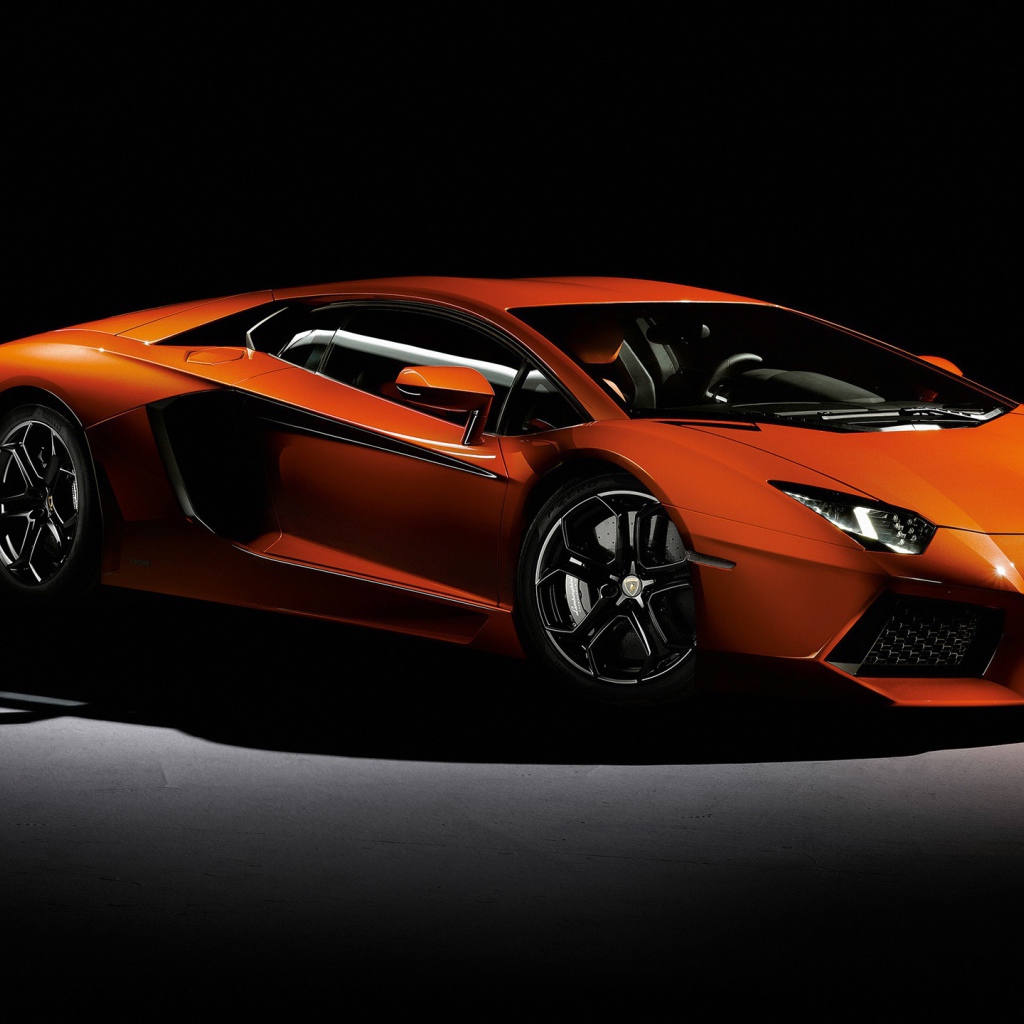 Оранжевый Lamborghini Aventador
