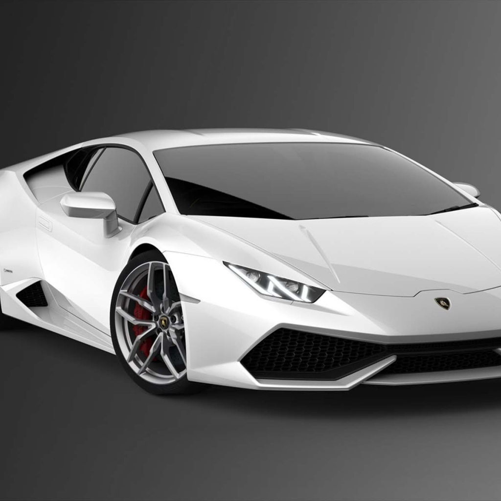 Автомобиль Lamborghini Huracan на дороге