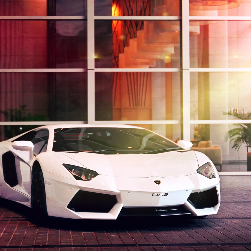 Белый Lamborghini aventador lp 700