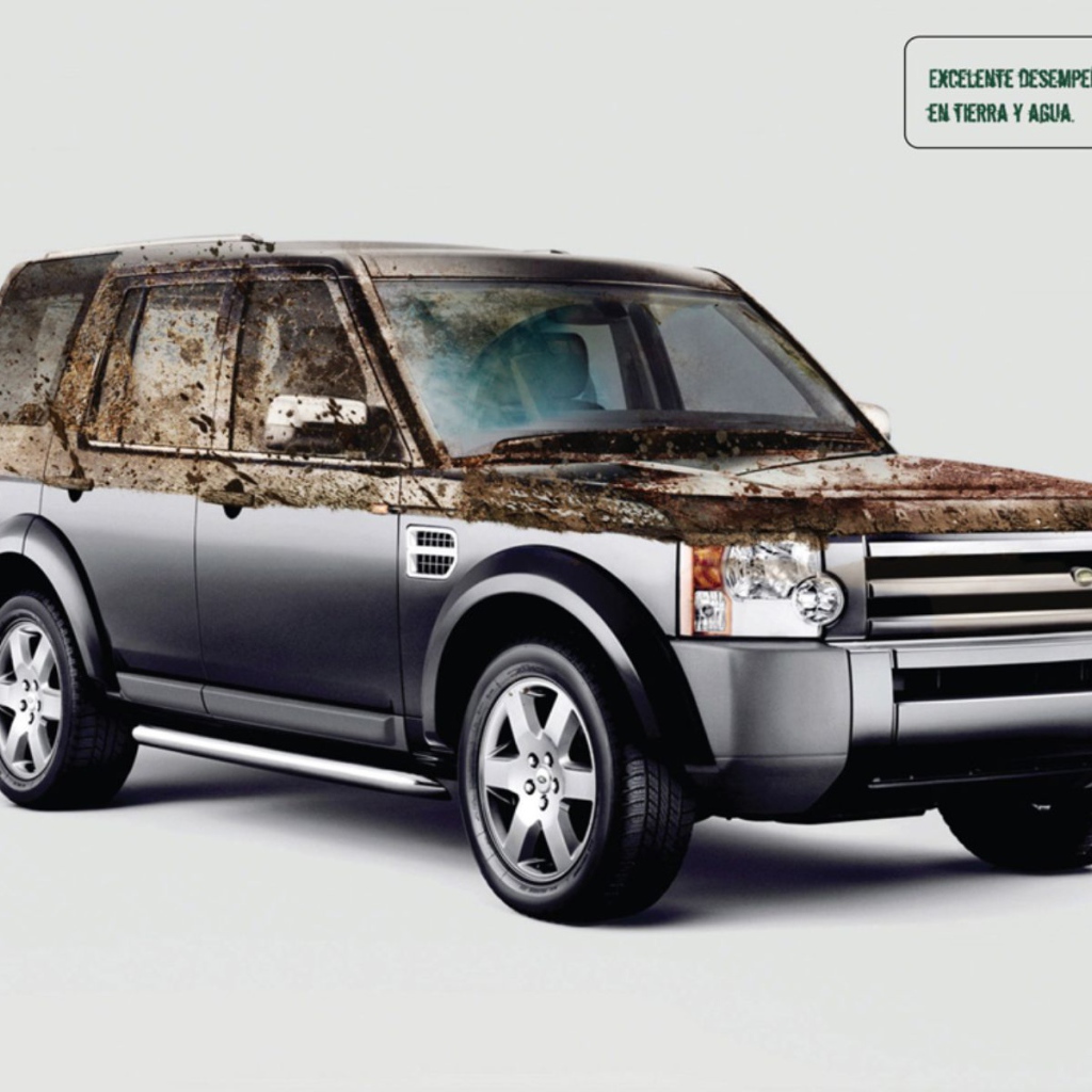 Красивый автомобиль Land Rover Discovery 3 в Москве