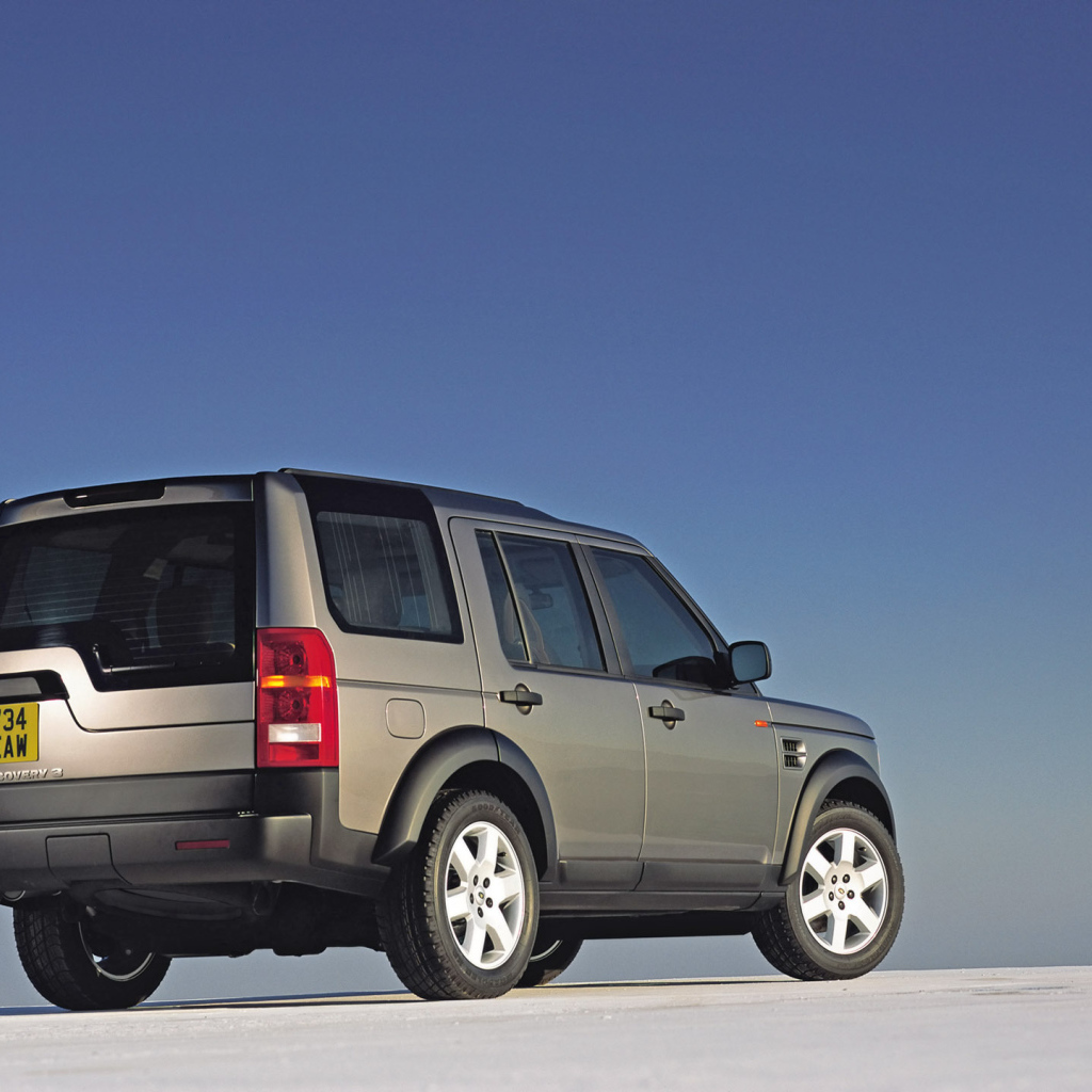 Автомобиль марки Land Rover модели Discovery 3