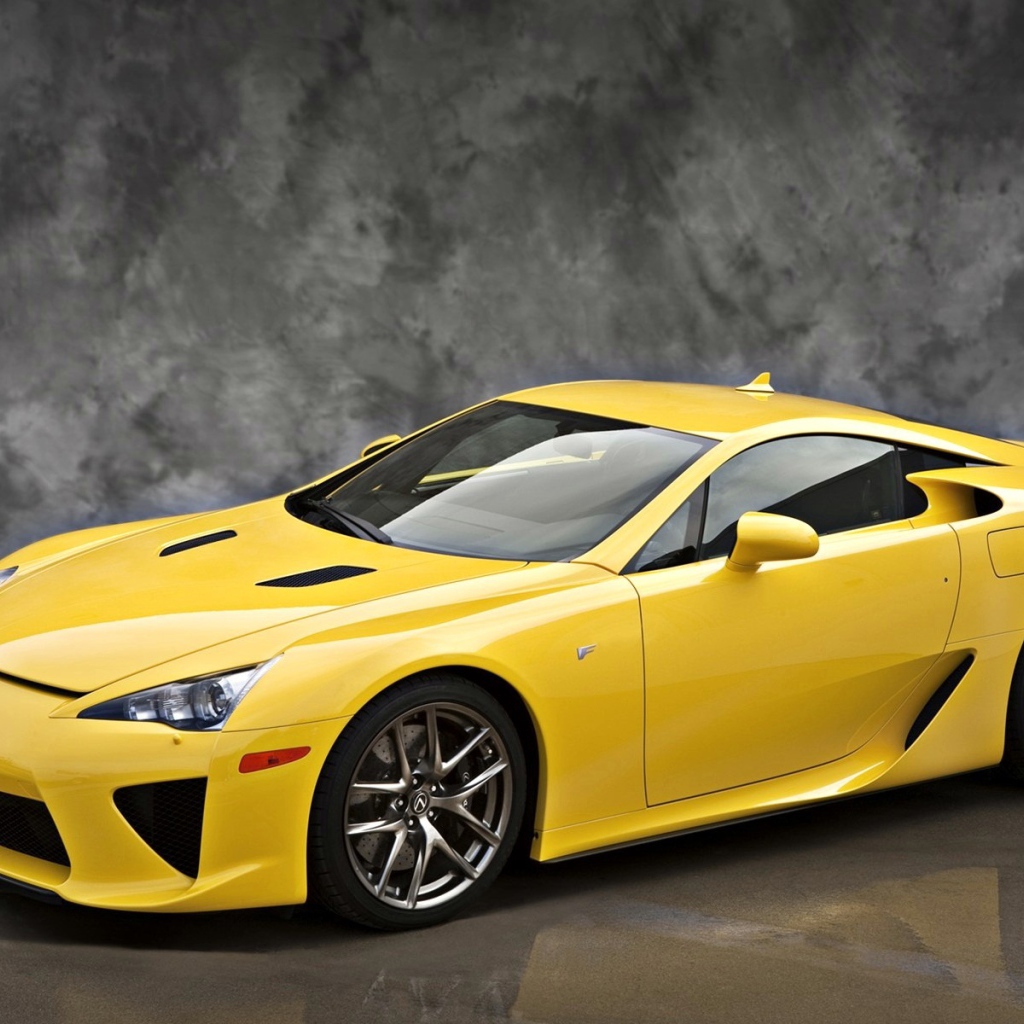 Автомобиль Lexus lfa