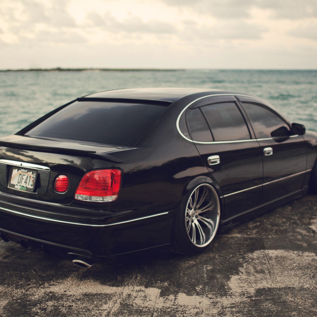 Лексус у моря