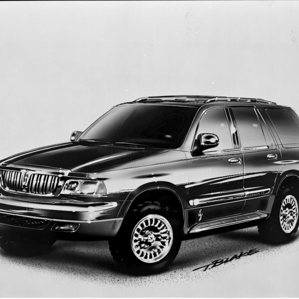 Красивый автомобиль Lincoln Navigator 2015 в Москве