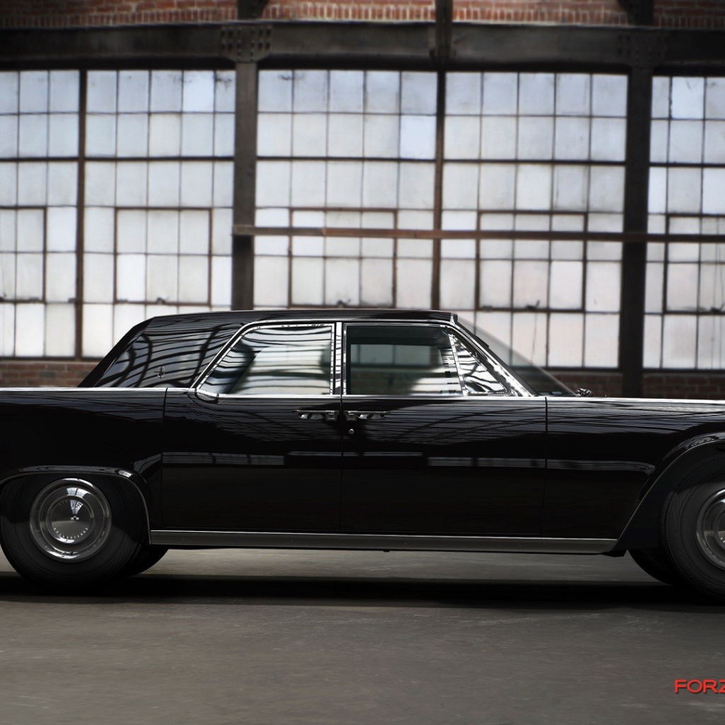 Красивый автомобиль Lincoln Continental