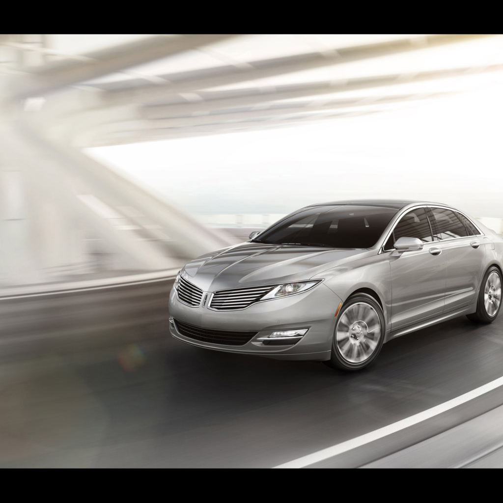 Красивый автомобиль Lincoln MKZ