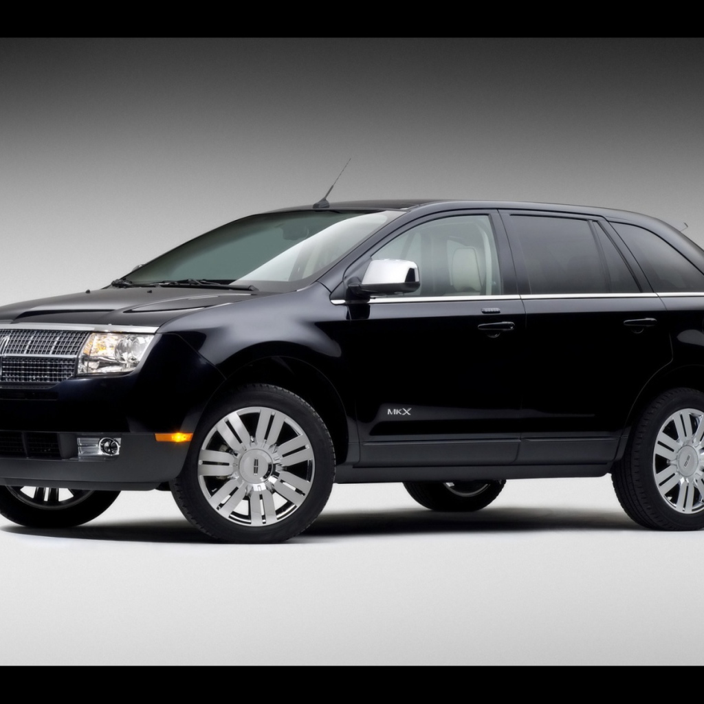 Автомобиль марки Lincoln модели MKX