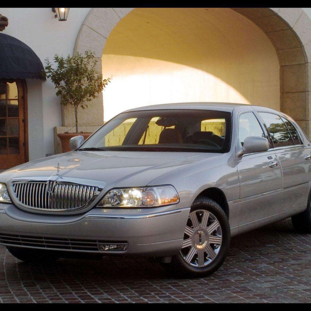 Дизайн автомобиля Lincoln Town Car