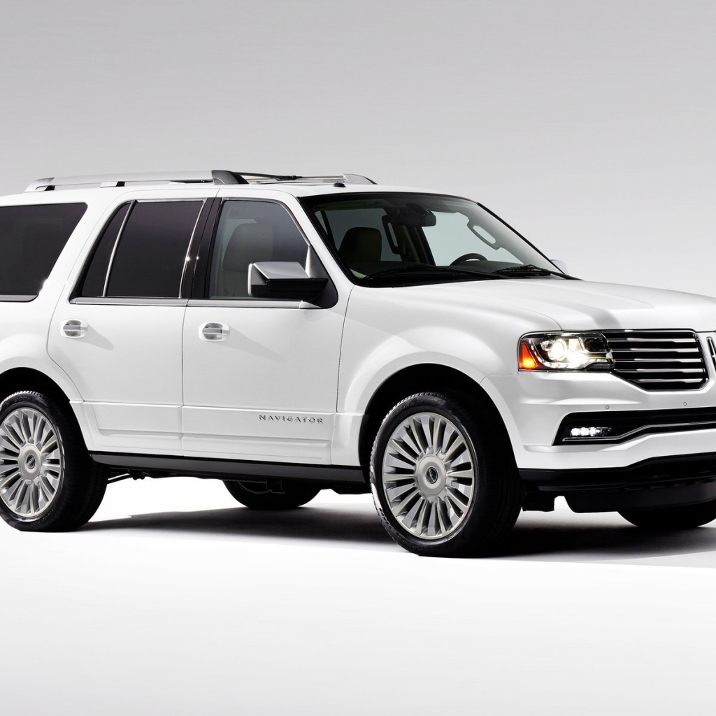 Надежный автомобиль Lincoln Navigator 2015