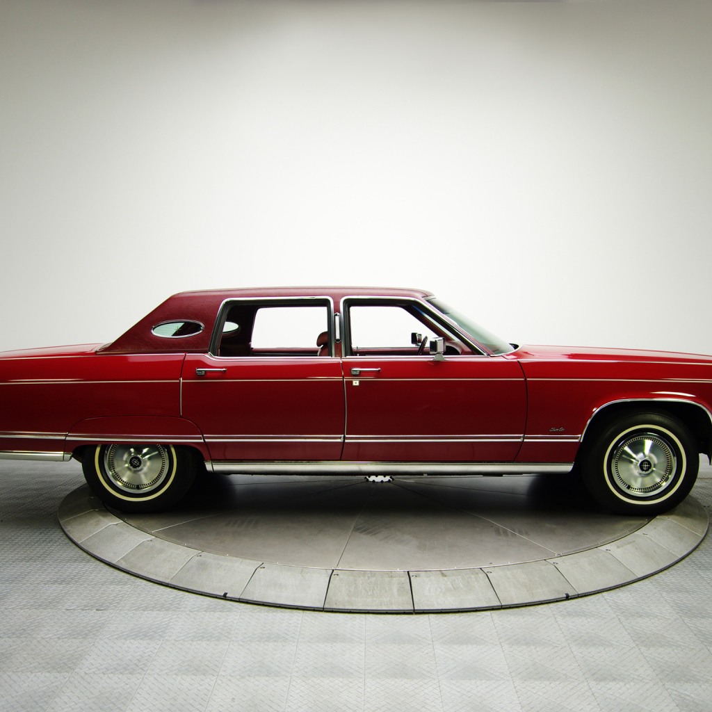 Тест драйв автомобиля Lincoln Town Car