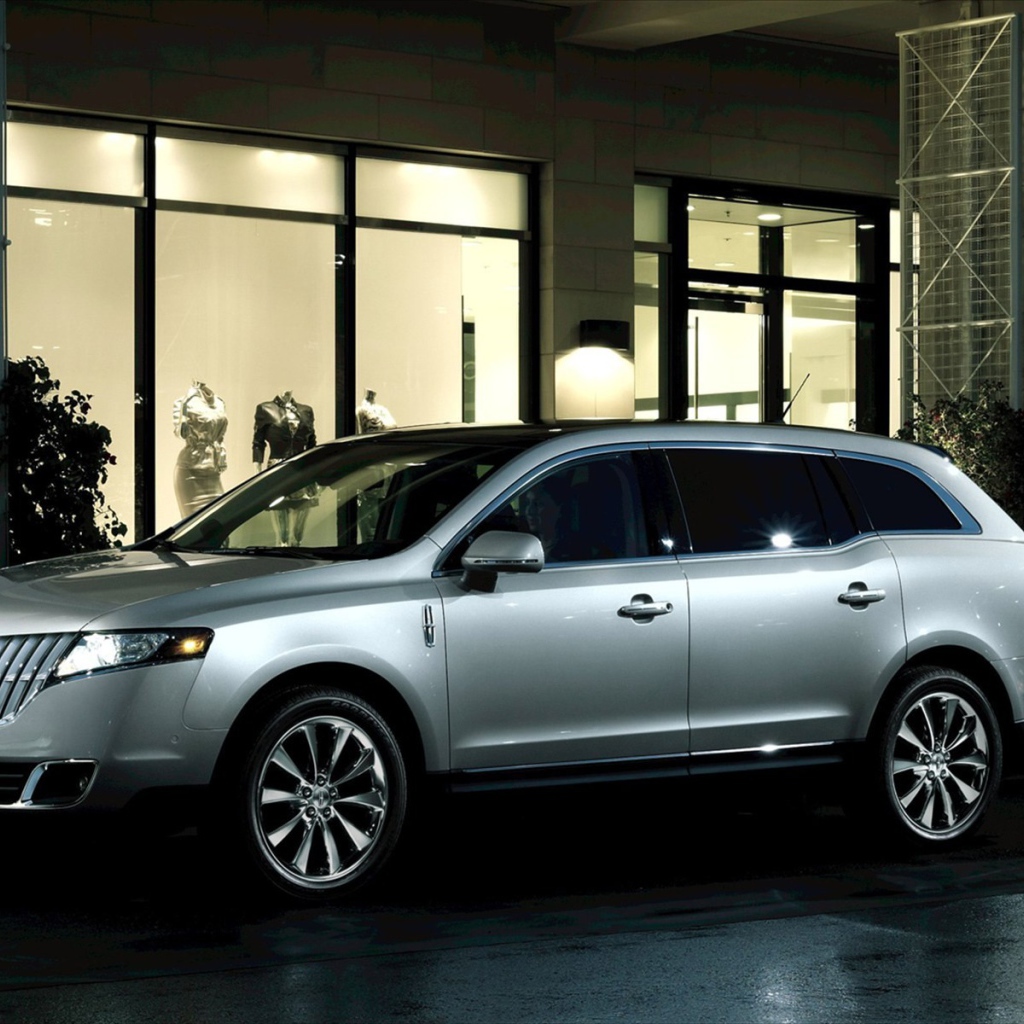 Надежная машина Lincoln Town Car