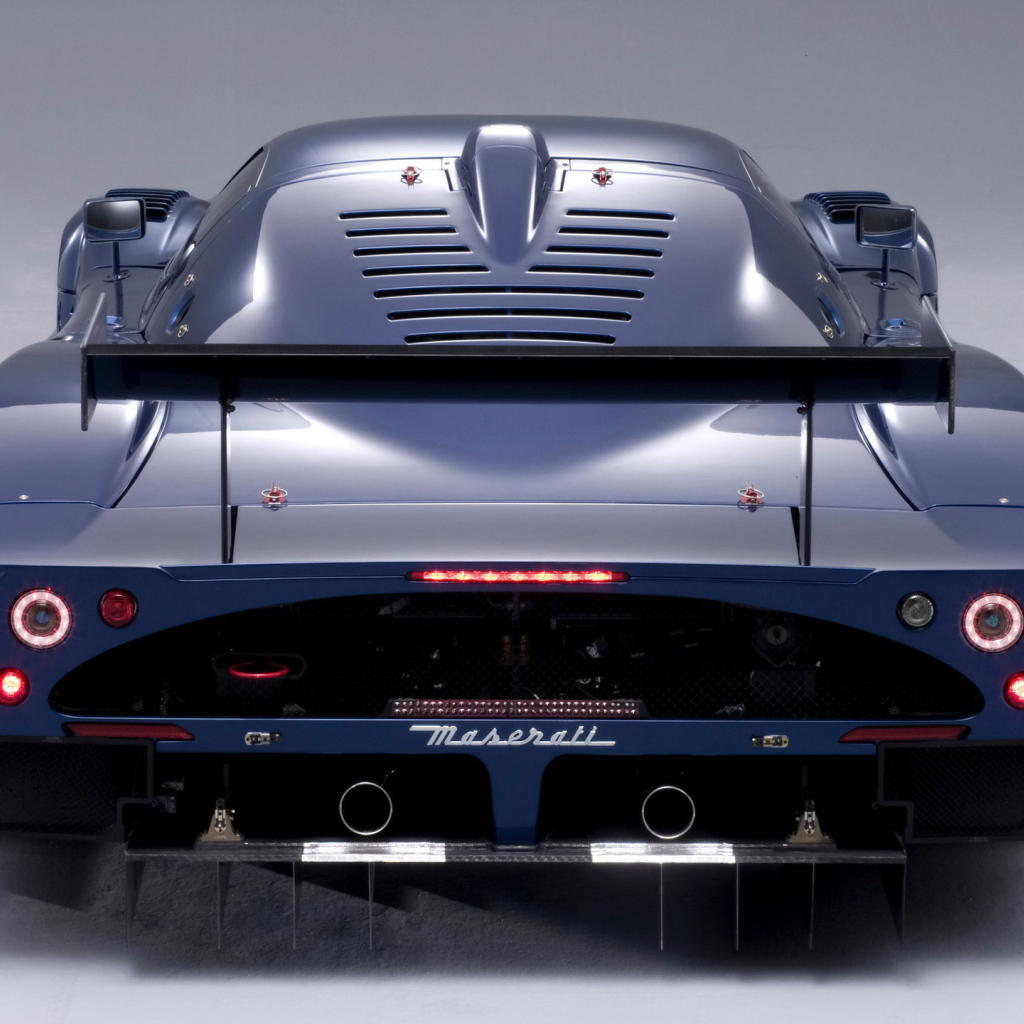 Тест драйв автомобиля Maserati MC12