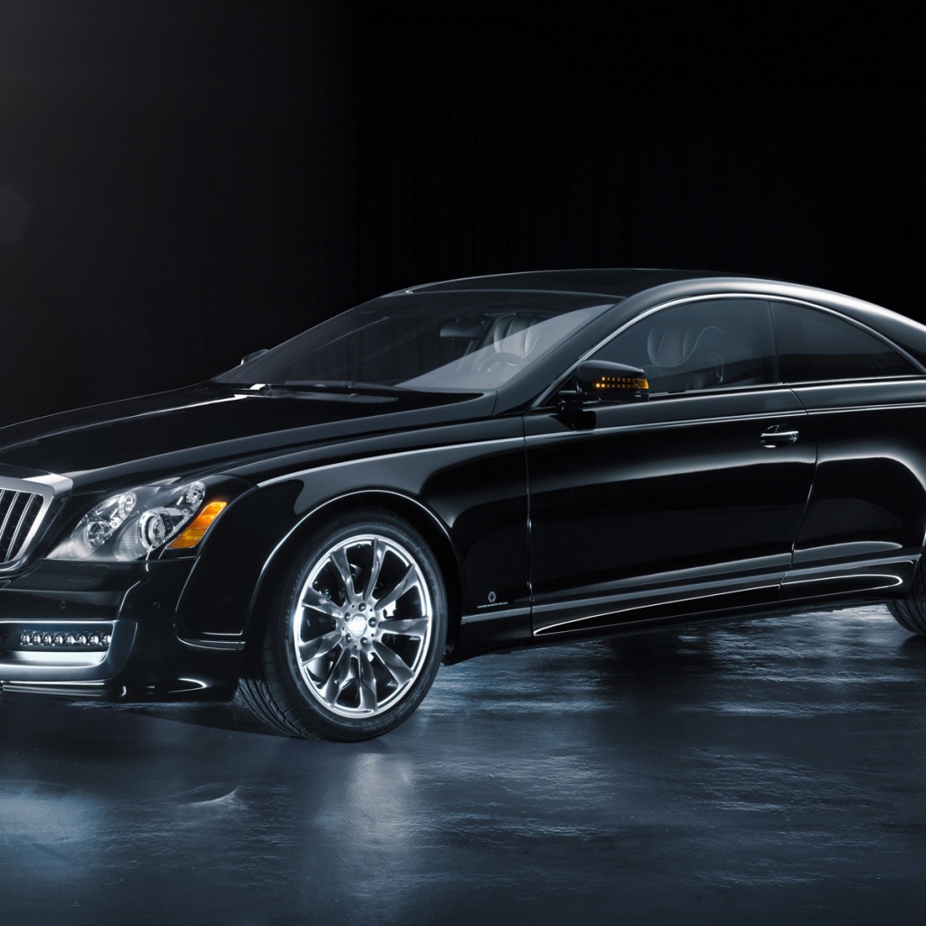 Красивый автомобиль Maybach  57