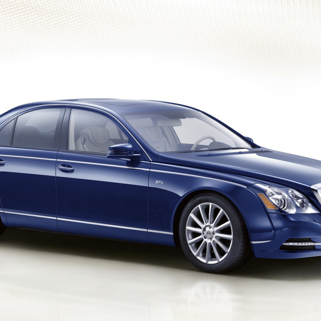 Красивый автомобиль Maybach  62s