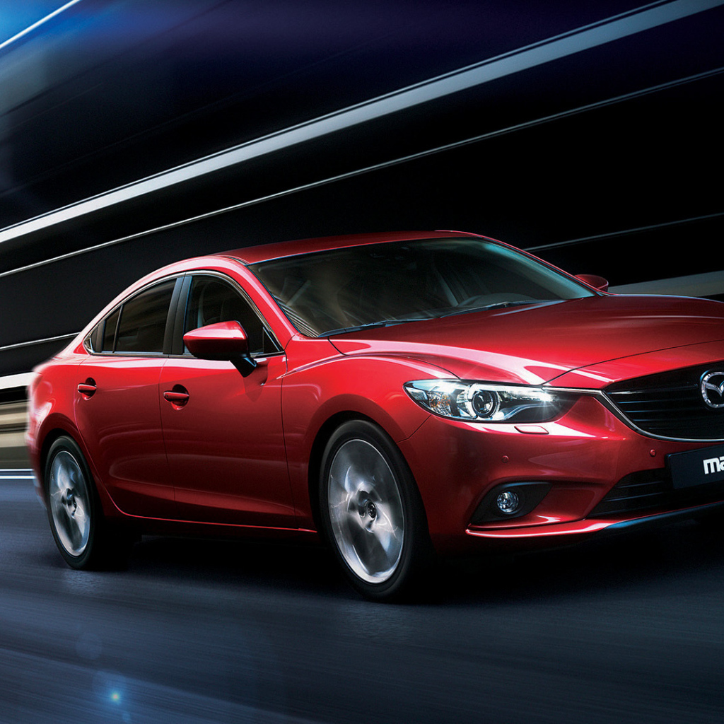 Красивый автомобиль Mazda 6 в Москве