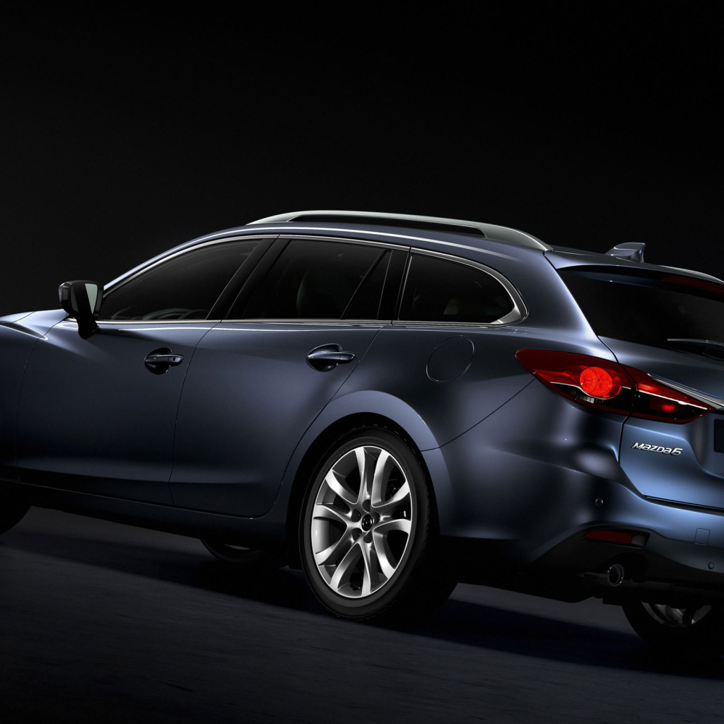 Автомобиль марки Mazda модели 6