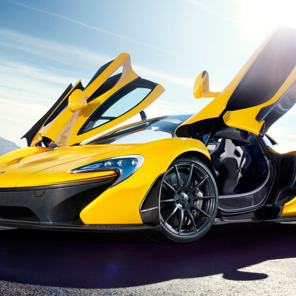 Желтый McLaren P1