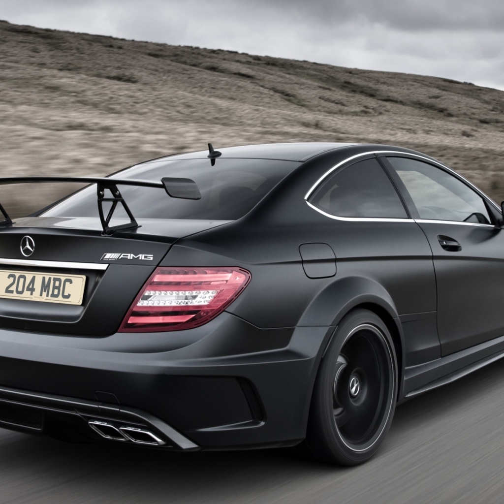 Черный мерседес