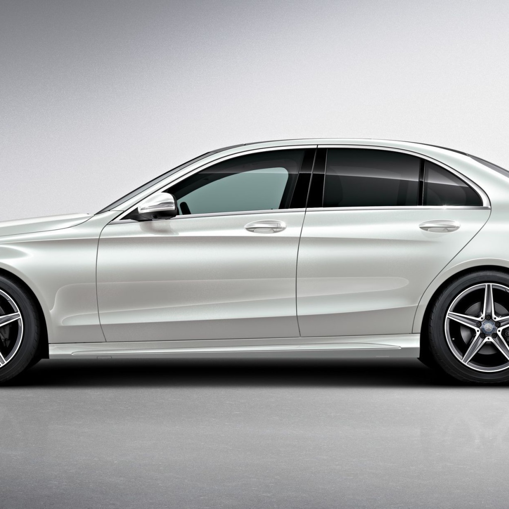 Автомобиль марки Mercedes модели C-Class 2014