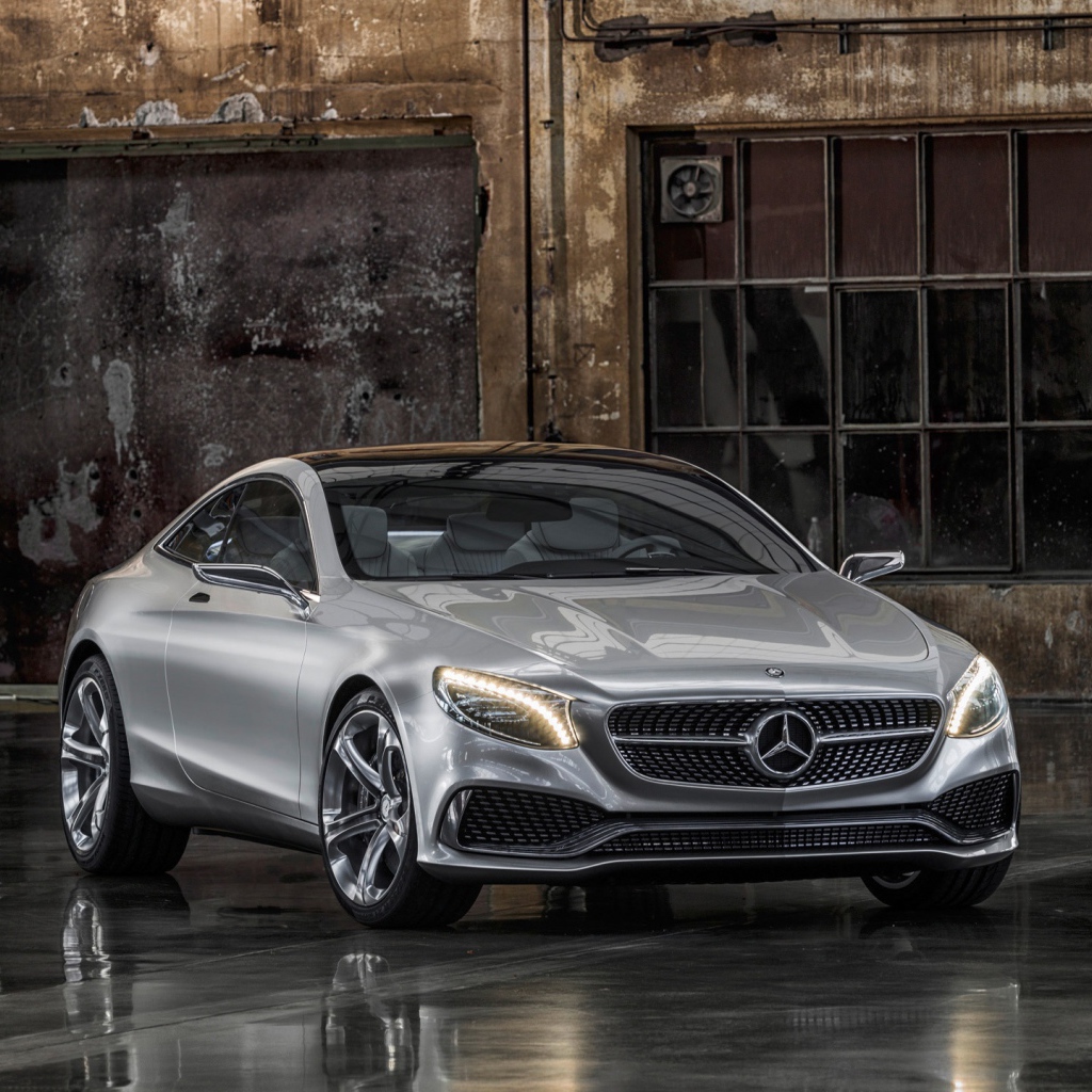 Роскошный Mercedes Benz S Class купе