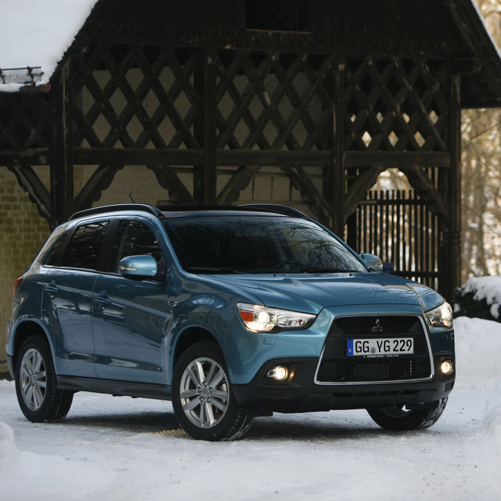 Красивый автомобиль Mitsubishi ASX