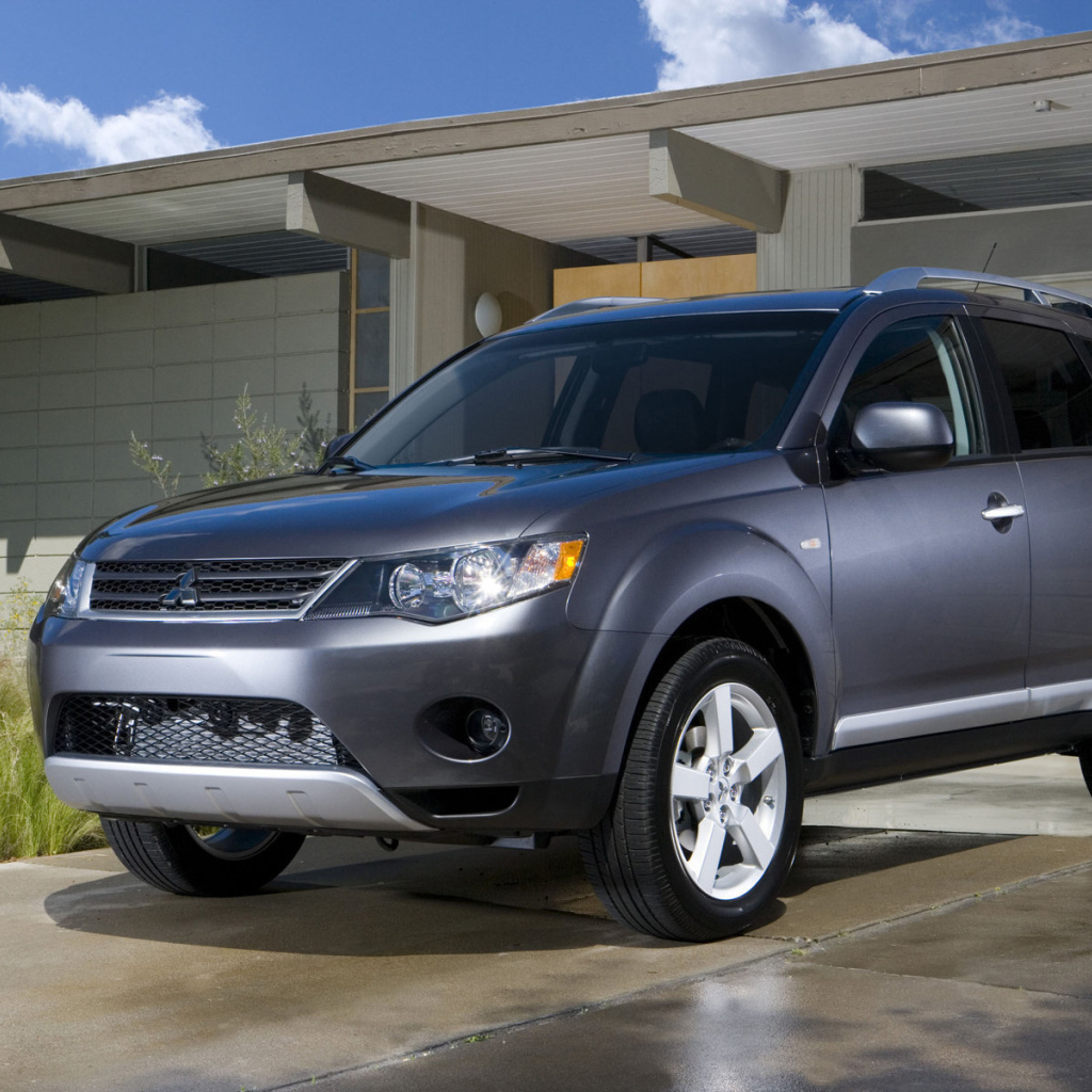 Надежный автомобиль Mitsubishi Outlander