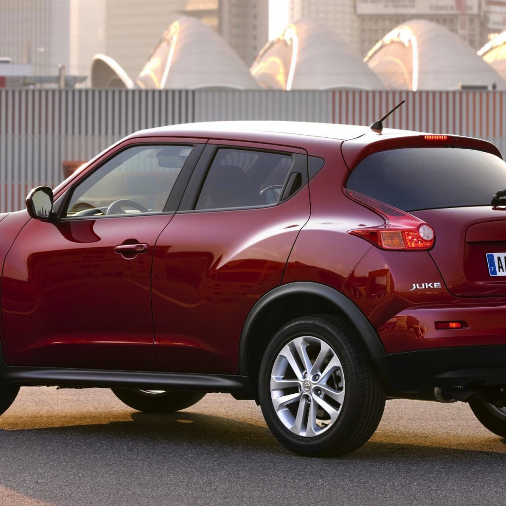 Красивый автомобиль Nissan Juke