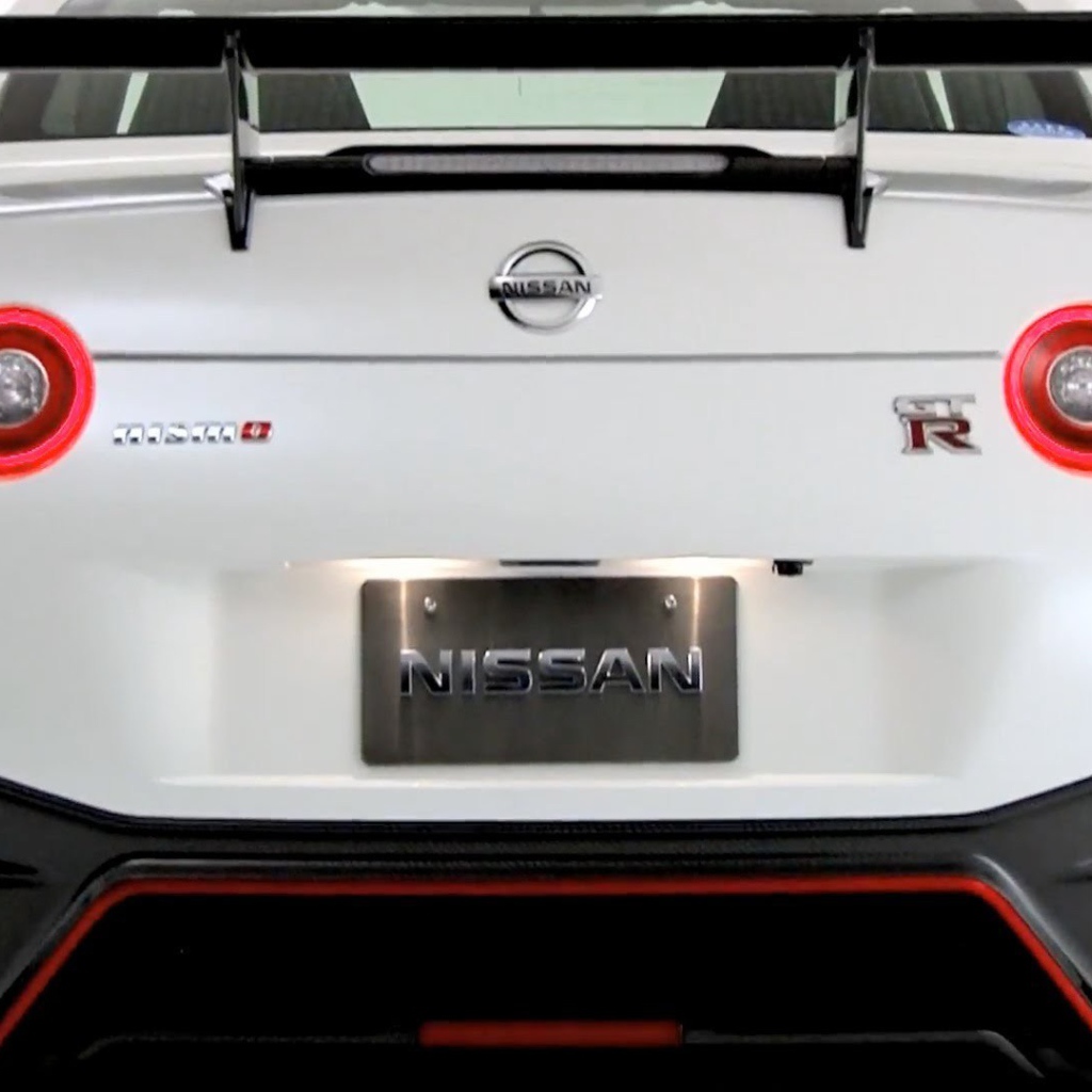 Дизайн автомобиля Nissan GT-R Nismo 2014