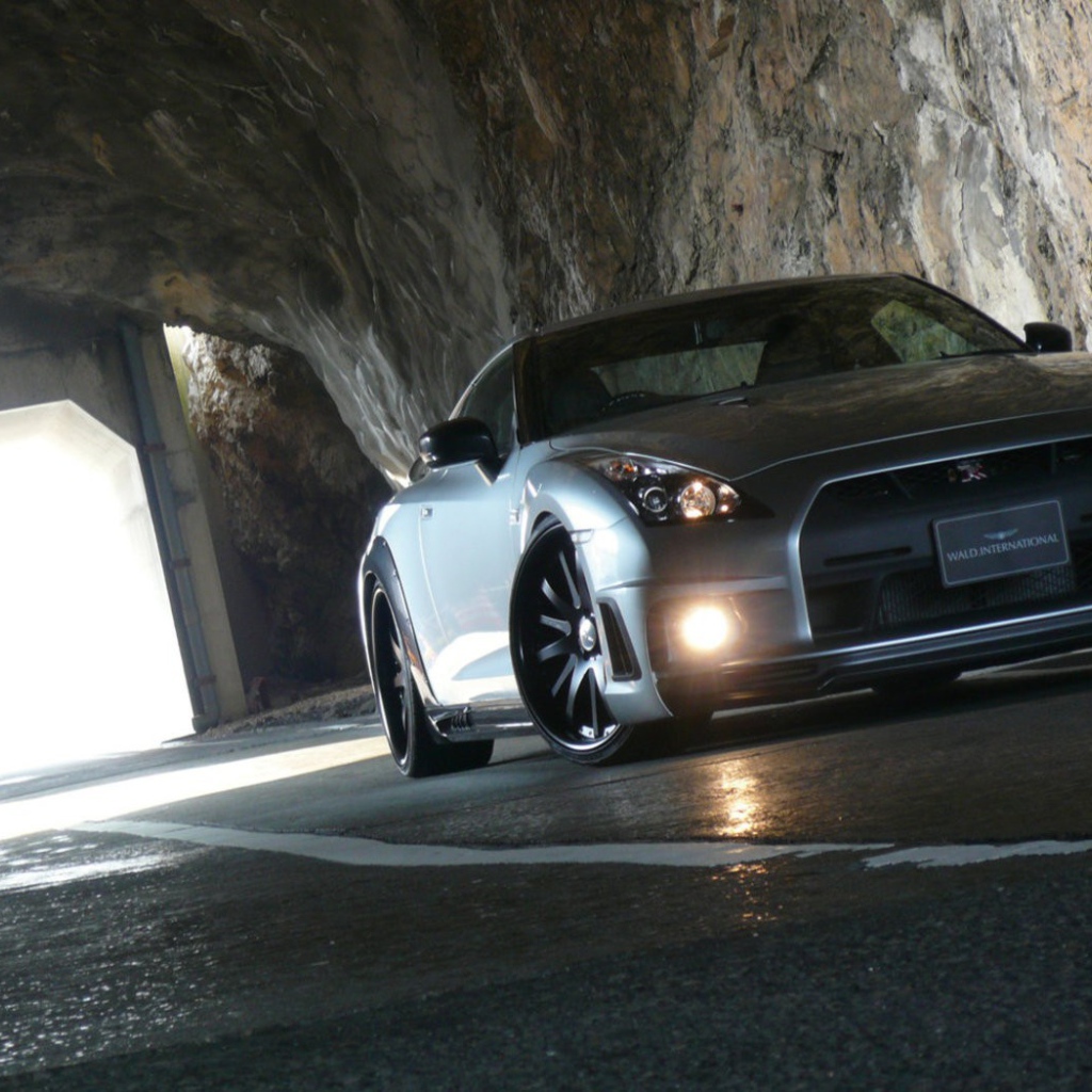 Ниссан в пещере