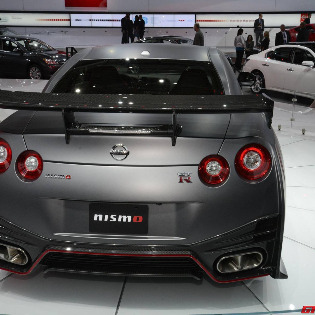 Надежный автомобиль Nissan GT-R Nismo 2014