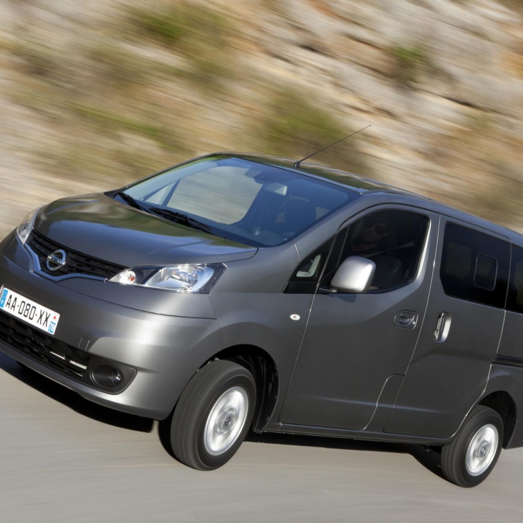 Надежный автомобиль Nissan NV200