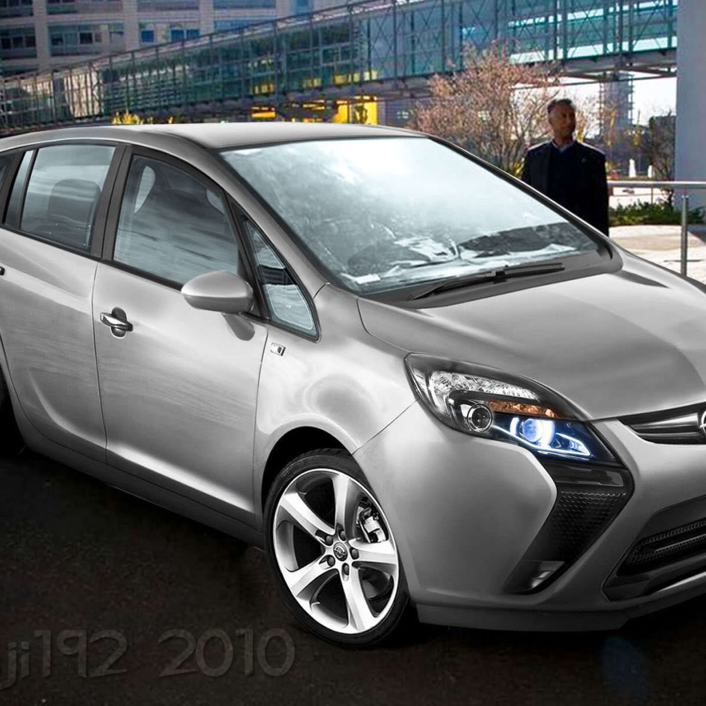 Новая машина Opel Zafira