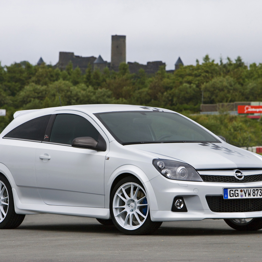 Новый автомобиль Opel Astra GTC